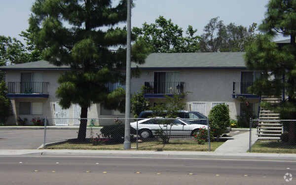 Building Photo - 150 W Chase Ave
