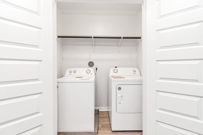 Building Photo - 4615 Seagrass Knoll Dr