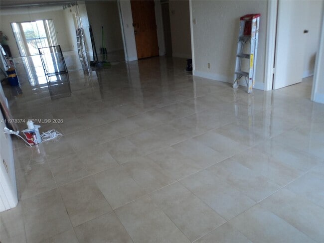 Building Photo - 1301 NE 7th St