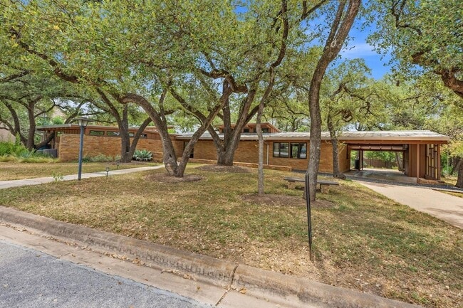 Building Photo - 407 Almarion Dr