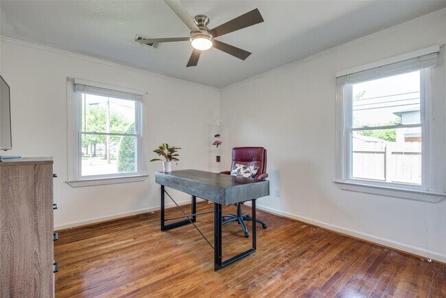 Building Photo - 4630 Kelton Dr
