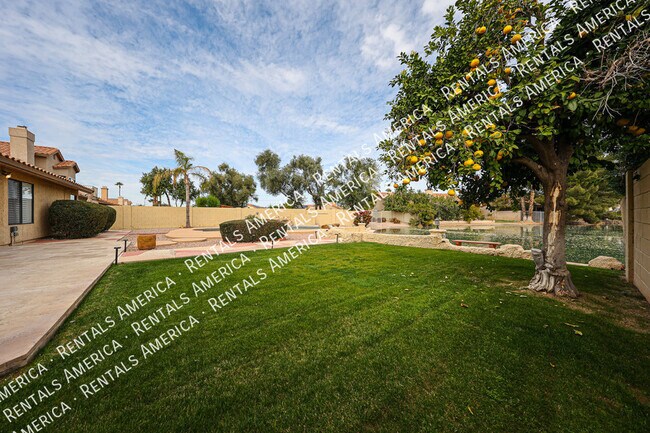 Building Photo - 532 E Stonebridge Dr