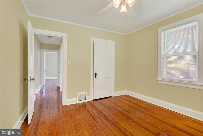 Building Photo - 116 2nd Ave