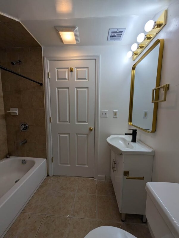 Building Photo - 224 S 7th St