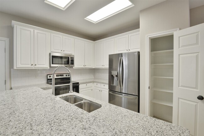 Building Photo - 6422 Encenada Green Trail