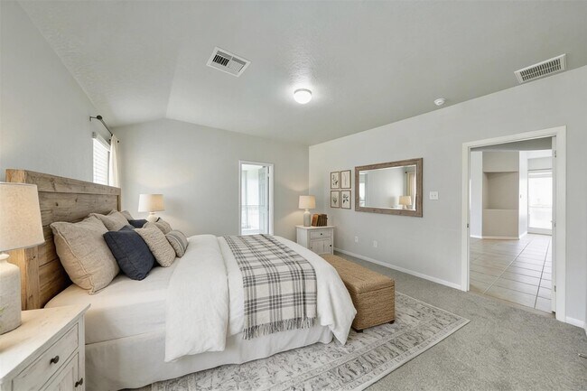 Building Photo - 9935 Knob Hollow Way