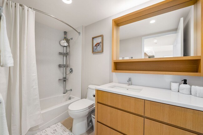 Building Photo - Sky Ala Moana (West) #3001 - Fully furnished 2 BR/2 BA/2 parking