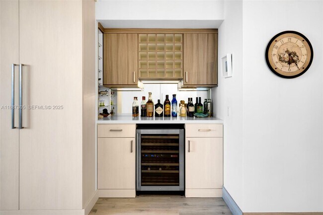 Building Photo - 10185 Collins Ave