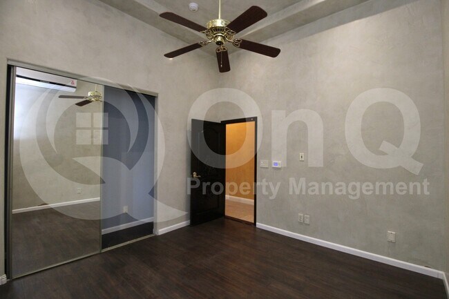 Building Photo - 15118 E Camelview Dr
