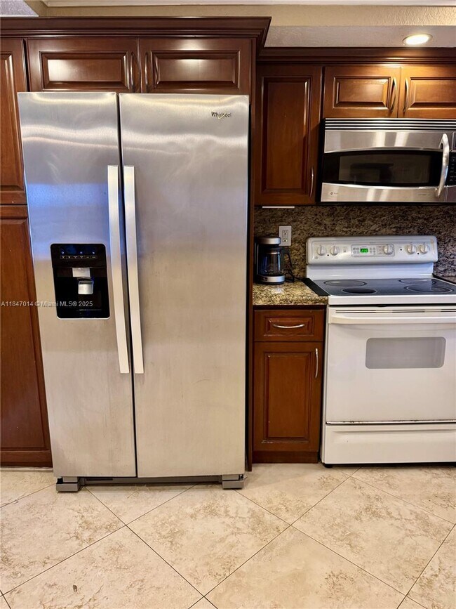 Building Photo - 3100 W Rolling Hills Cir