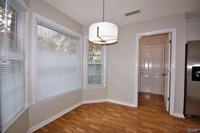 Building Photo - 115 Markum Ln