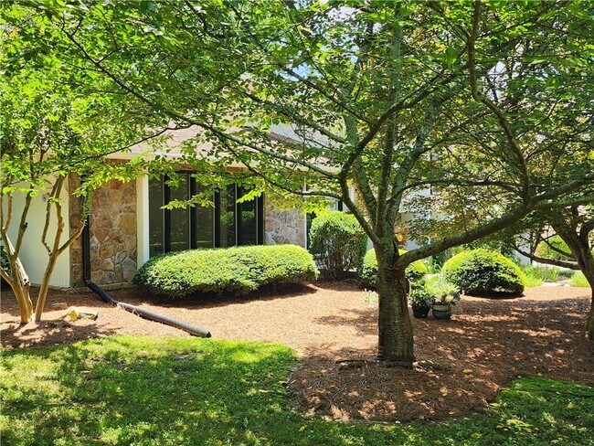 Building Photo - 3572 High Green Dr