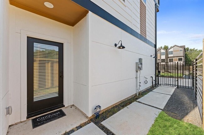 Building Photo - 808 Curtin St