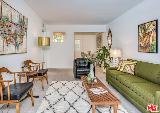 Building Photo - 459 E Avenida Olancha