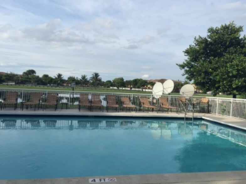 Building Photo - 10901 NW 83rd St