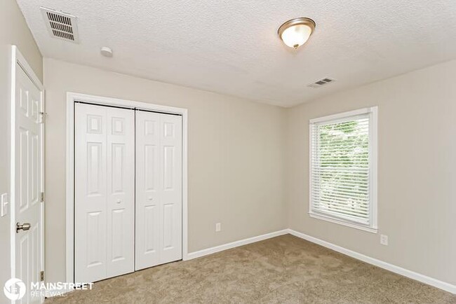 Building Photo - 97 Amberidge Dr NW