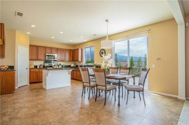 Building Photo - 10958 Clover Cir