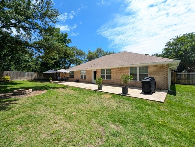 Building Photo - 9332 Vandivere Dr