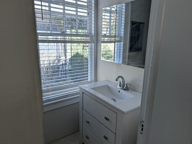 Building Photo - 1117 Kinard Ct