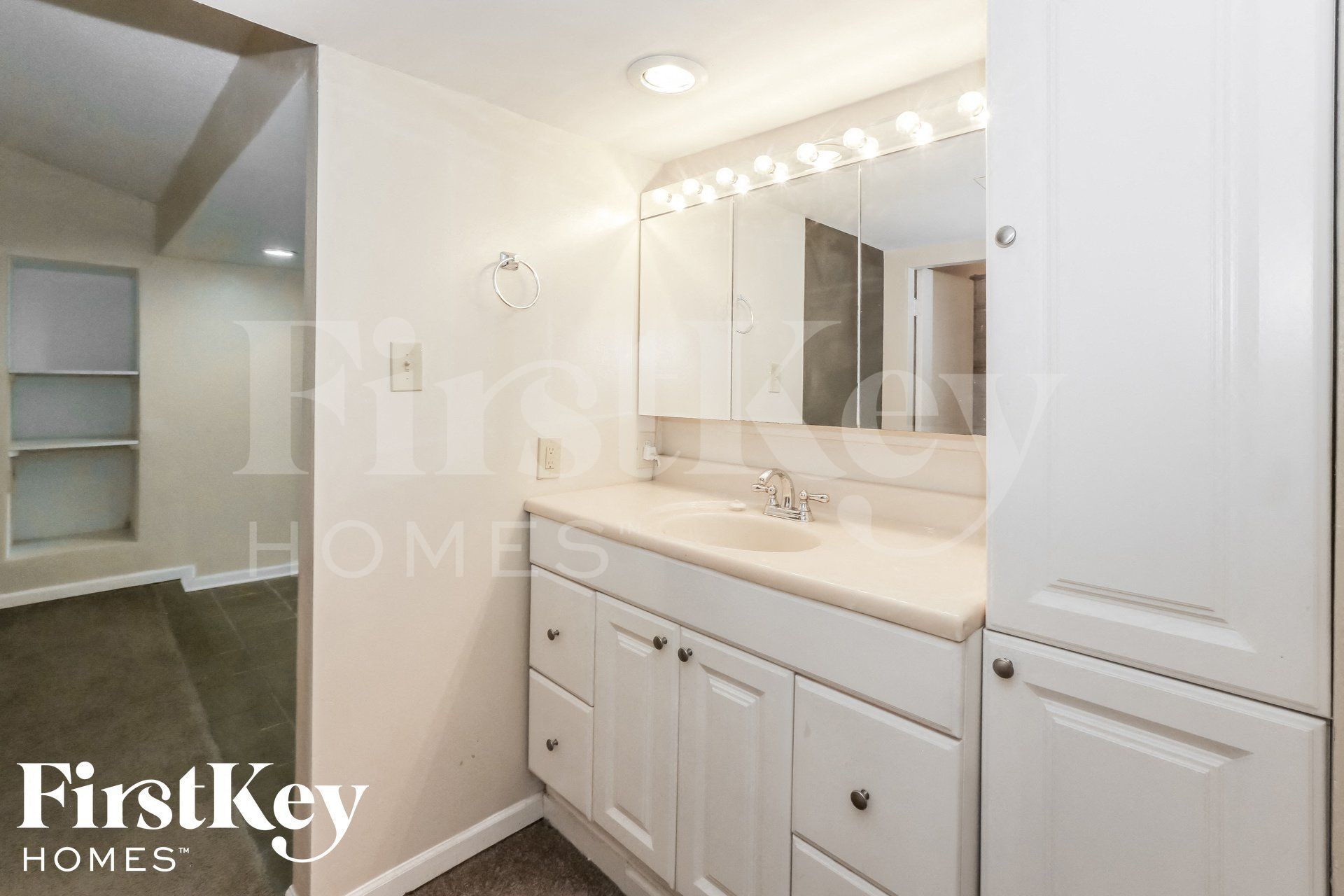 Building Photo - 5233 Edenshire Ave