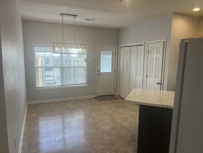 Building Photo - 1019 Briggs Ln