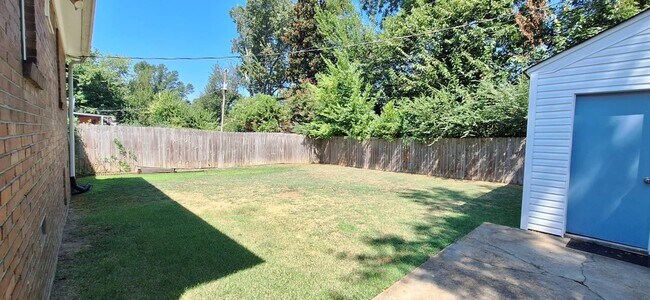 Building Photo - Beautiful 3 bedroom