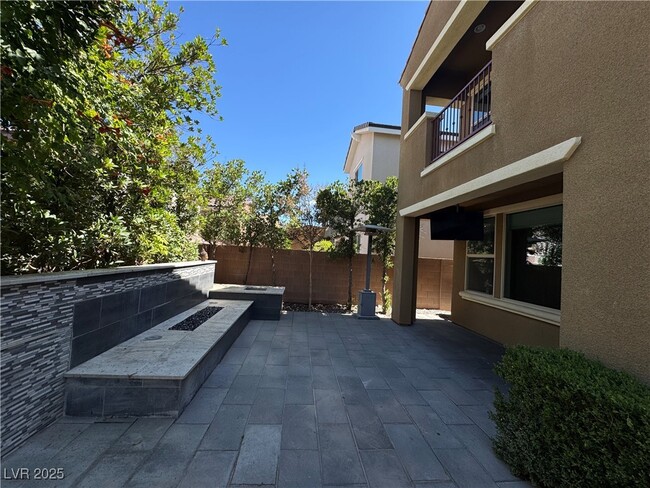 Building Photo - 2090 Morro Vista Dr