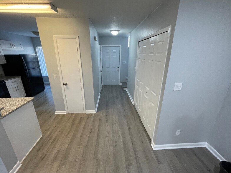 Building Photo - 11112 Essex Ridge Ct