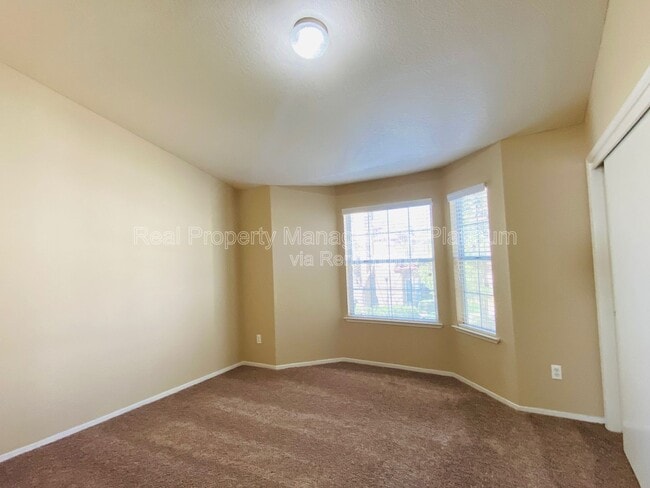 Building Photo - 8153 N Cedar Ave