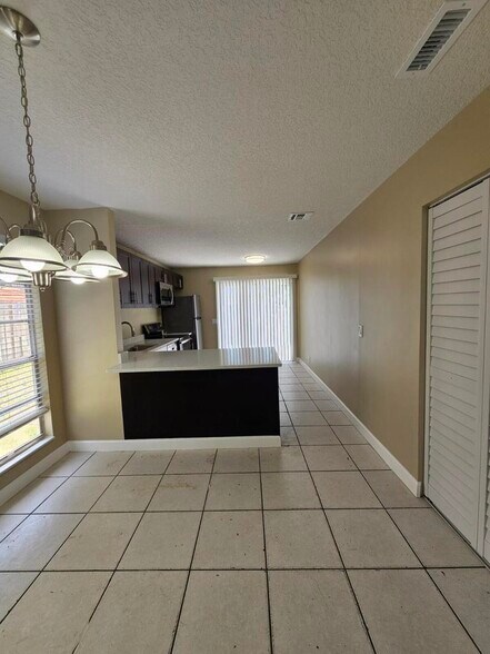 Building Photo - 4876 Orleans Ct