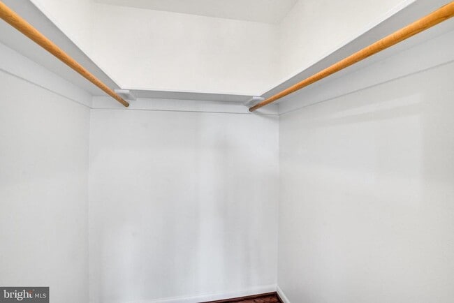 Building Photo - 6621 Wakefield Dr