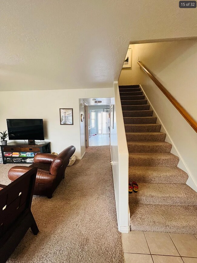 Building Photo - Spacious End-Row Townhome