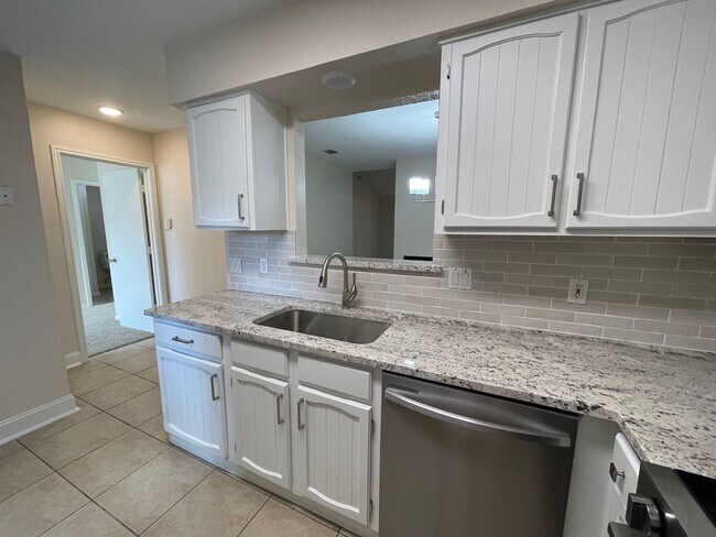 Building Photo - Fully remodeled 3 bedroom duplex for rent in Euless!
