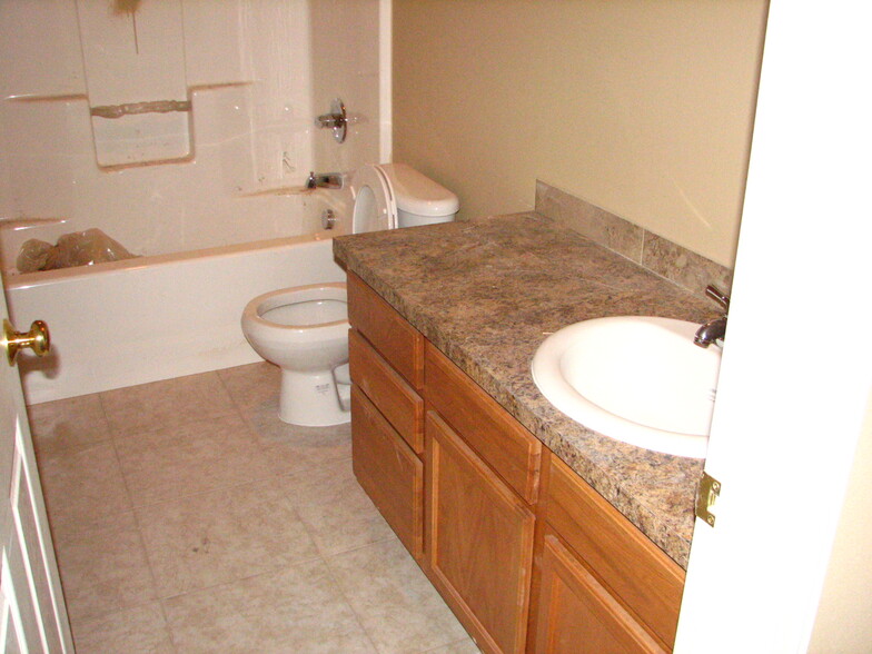 Building Photo - 316 Rosehaven St