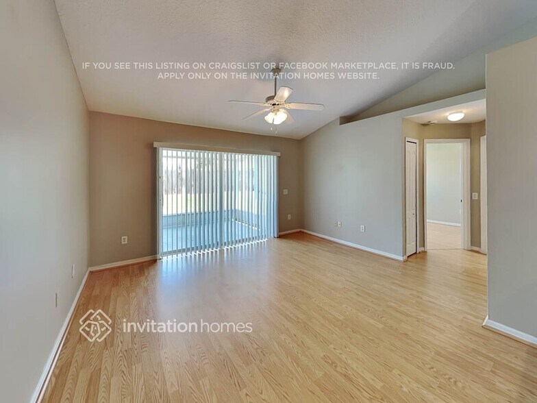 Building Photo - 10037 Creek Bluff Dr