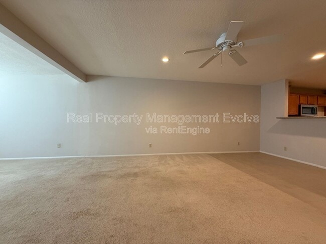 Building Photo - 4849 E Lake Point Cir