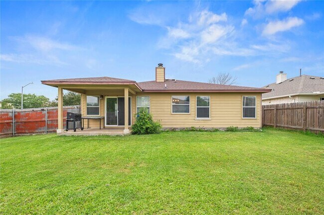 Building Photo - 3800 Hickox Dr