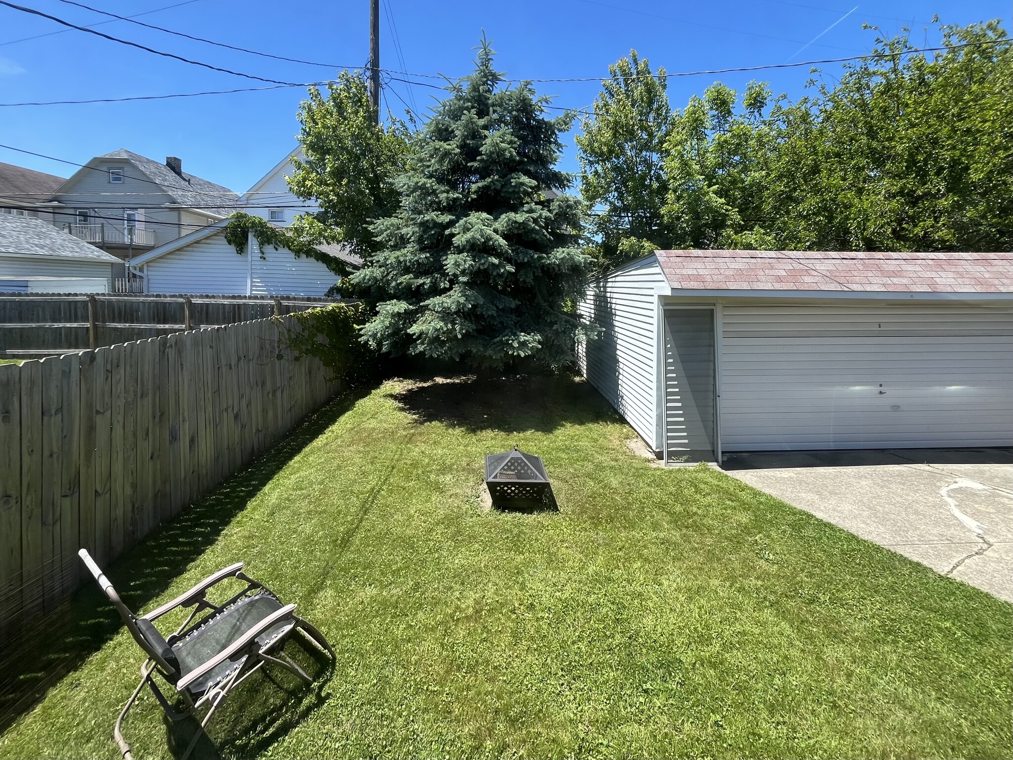 Private back yard from 3 season room - 2186 Chesterland Ave