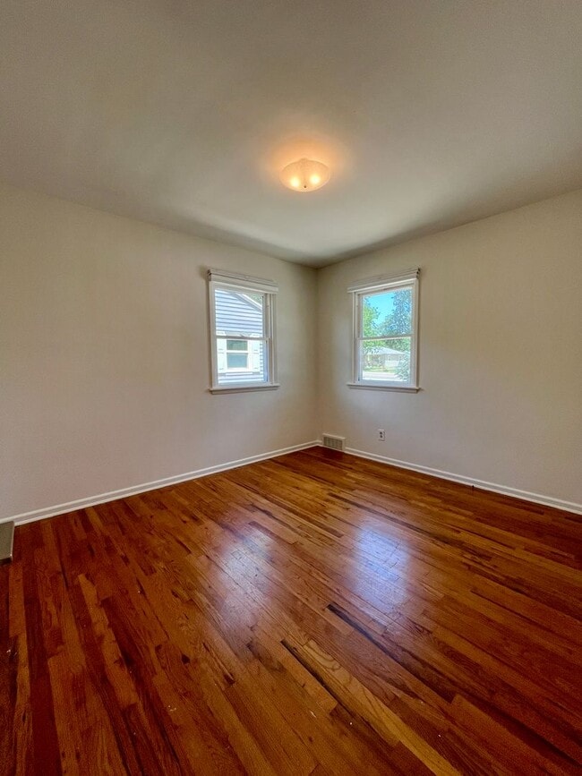 Building Photo - Charming 3-Bedroom Home with Spacious Layo...