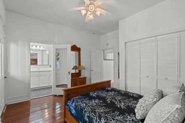 Building Photo - 611 Church St