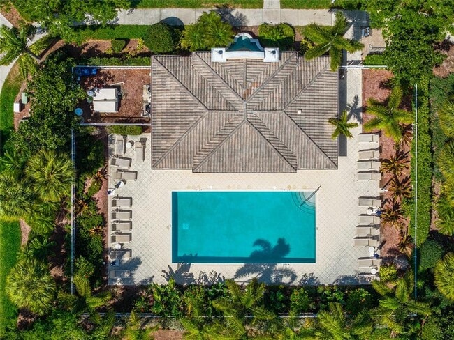 Building Photo - 1564 Napoli Dr W