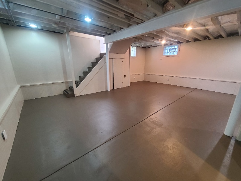 Building Photo - 35 Richards Ave NW