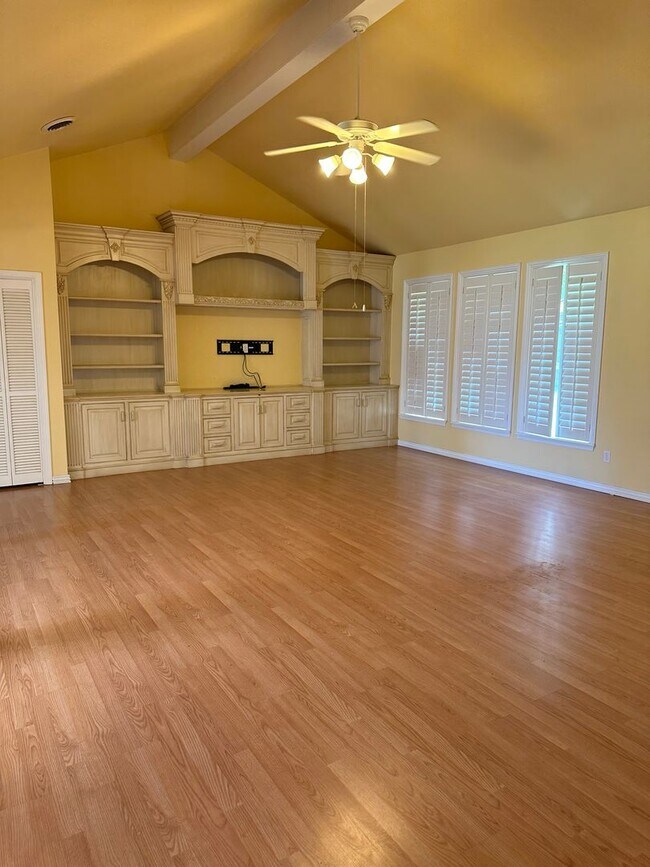Building Photo - 3318 Erin Oaks Ct