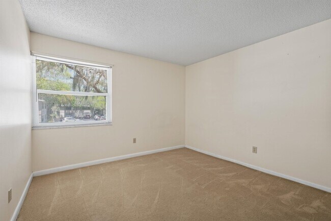 Building Photo - 54 Veronese Ct