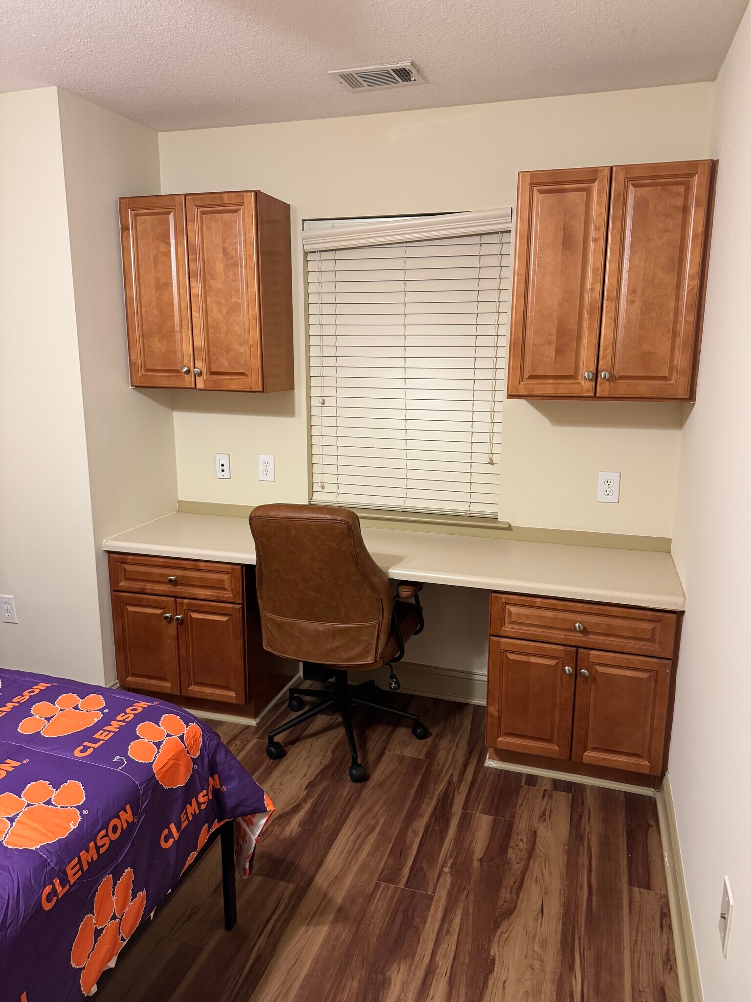 Building Photo - 1613 Muscovy Way