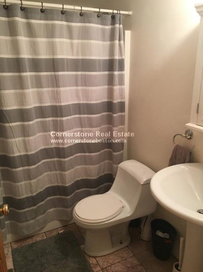 Building Photo - Nice 2 bed in South End