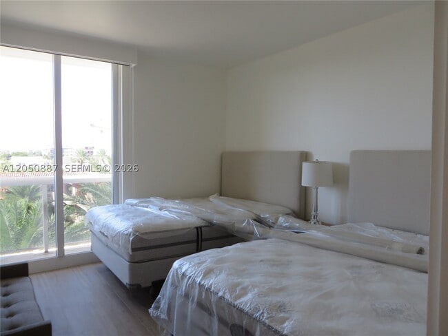 Building Photo - 9595 Collins Ave