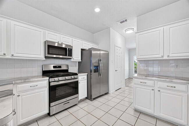 Building Photo - 1253 El Camino Village Dr