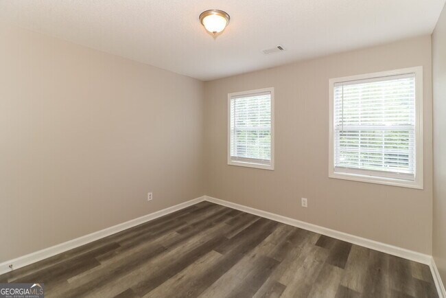 Building Photo - 404 Wood Chase Ln