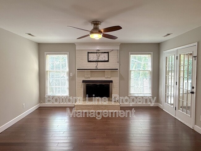 Building Photo - 2321 Heathershire Ln